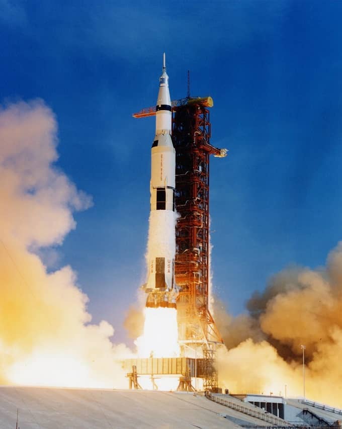 (5) Apollo 11-small